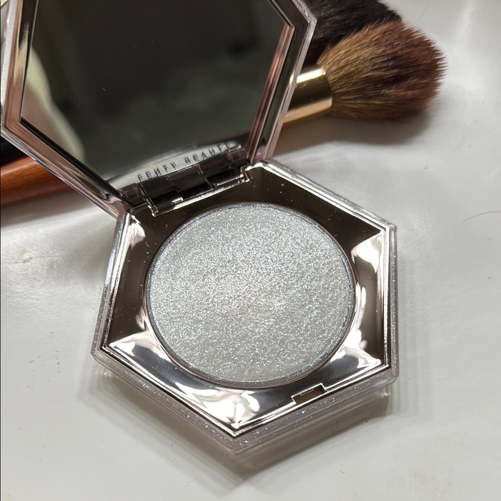 Fenty Beauty Silver Highlighter